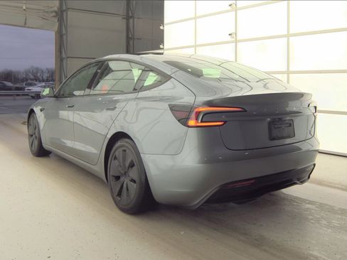 Used 2025 Tesla Model 3 Long Range AWD/4WD image 6