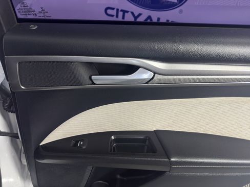 Used 2019 Ford Fusion SE w/ Equipment Group 151A FWD image 37