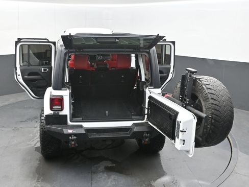 Used 2018 Jeep Wrangler Unlimited Sahara w/ Dual Top Group AWD/4WD image 45