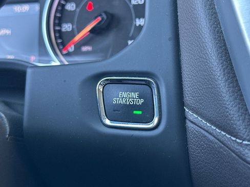 Used 2023 GMC Acadia SLT image 36