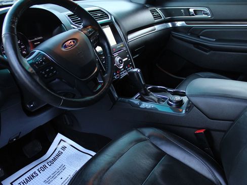 Used 2017 Ford Explorer Limited image 11