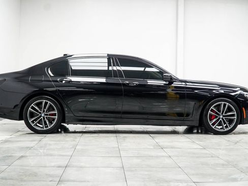 Used 2022 BMW 750i xDrive w/ Luxury Rear Seating Package AWD/4WD image 7