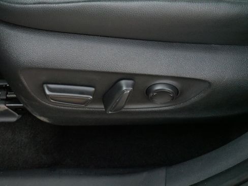 Used 2025 Toyota Grand Highlander AWD image 20