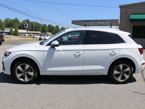 Used 2023 Audi Q5 2.0T Premium Plus AWD/4WD image 2
