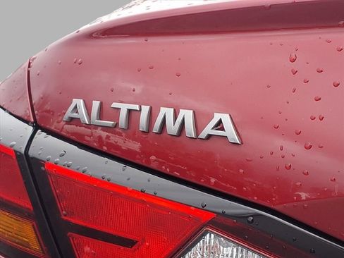 Used 2024 Nissan Altima 2.5 SR image 19