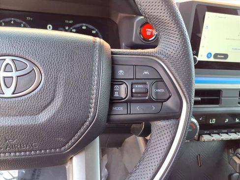 Certified 2025 Toyota Tacoma TRD Off-Road image 11