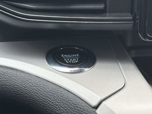 Certified 2023 Ford Explorer XLT AWD/4WD image 5