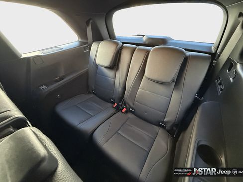 Used 2025 Mercedes-Benz GLS 450 4MATIC w/ AMG Line Exterior image 26