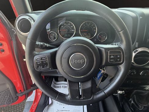 Used 2016 Jeep Wrangler Sahara w/ Connectivity Group AWD/4WD image 10