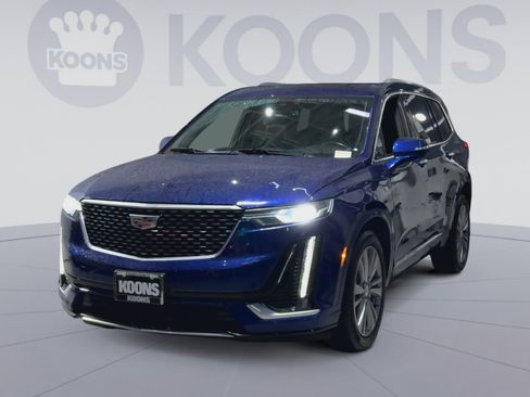 Used 2023 Cadillac XT6 Premium Luxury image 5
