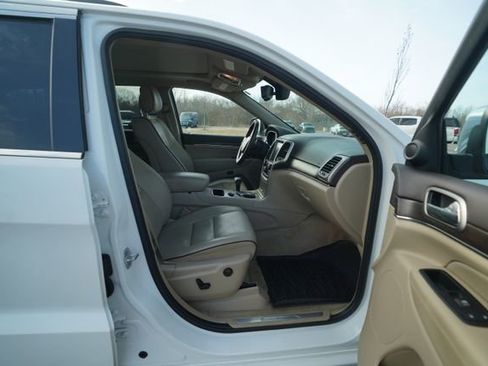 Used 2015 Jeep Grand Cherokee Overland w/ Trailer Tow Group IV image 21