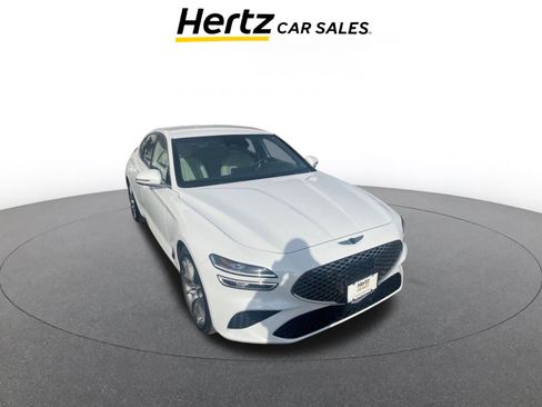 Used 2025 Genesis G70 2.5T image 1
