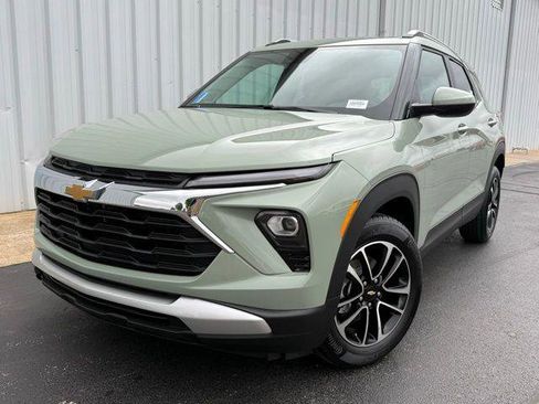 New 2026 Chevrolet TrailBlazer LT FWD image 1