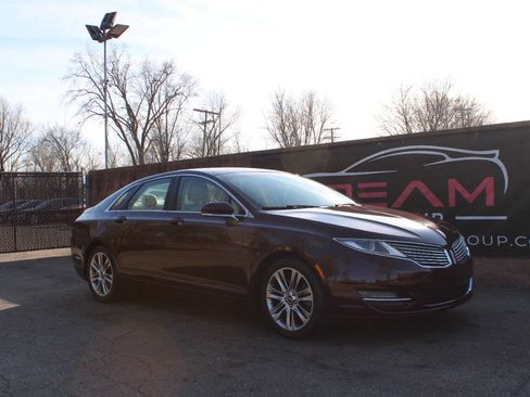 Used 2013 Lincoln MKZ image 4