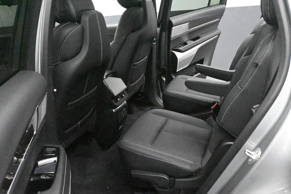 Used 2026 Cadillac Vistiq Luxury w/ LPO, Floor Liner Package AWD/4WD image 13