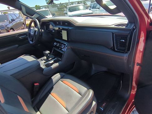 Used 2025 GMC Sierra 1500 AT4 w/ Technology Package AWD/4WD image 30