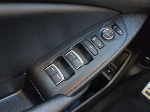 Used 2018 Honda Accord Sport image 27