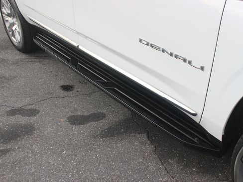 Used 2024 GMC Yukon XL Denali w/ Max Trailering Package image 10