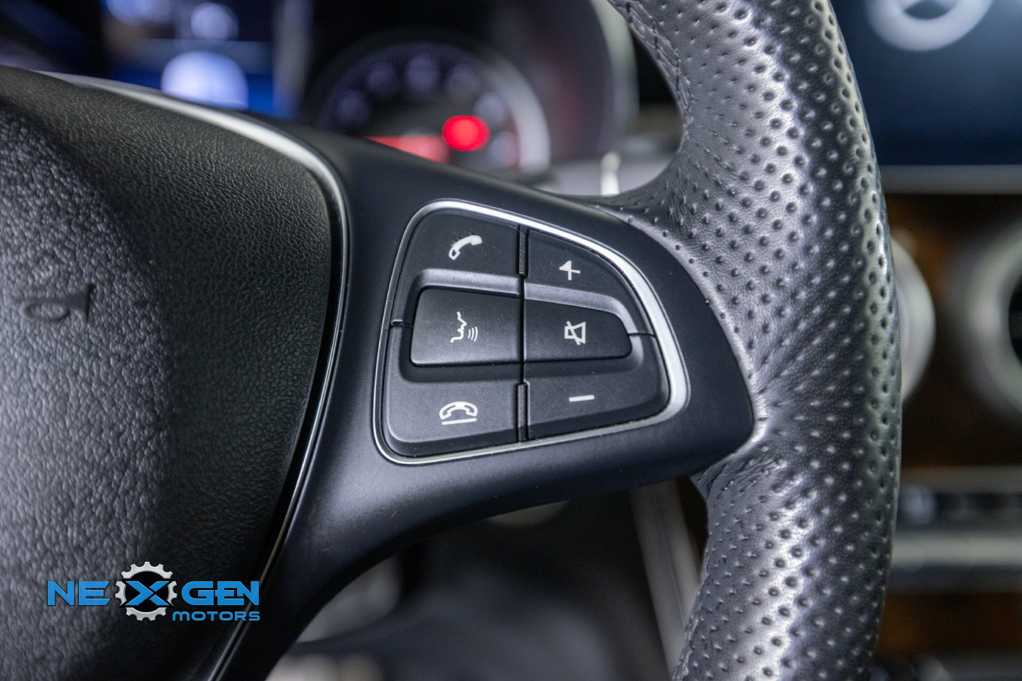 Used 2019 Mercedes-Benz GLC 300 4MATIC image 16