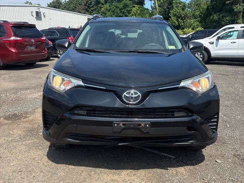 Used 2016 Toyota RAV4 LE AWD/4WD image 2