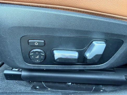 Used 2019 BMW 330i xDrive Sedan w/ Convenience Package AWD/4WD image 22