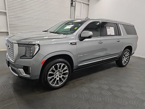Certified 2024 GMC Yukon XL Denali w/ Advanced Technology Package AWD/4WD image 5