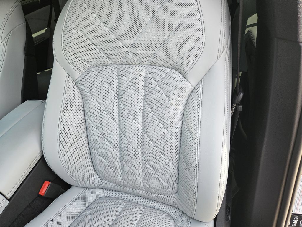 Used 2025 BMW X5 M60i AWD/4WD image 16