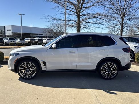 Certified 2024 BMW X5 xDrive40i w/ Premium Package image 2
