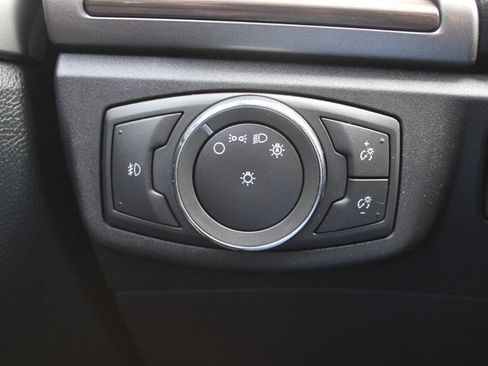 Used 2017 Ford Fusion SE w/ Fusion SE Technology Package FWD image 43