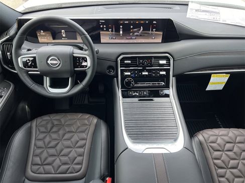 New 2026 Nissan Armada Platinum image 9