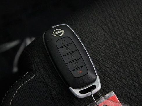 Certified 2024 Nissan Rogue SV FWD image 29