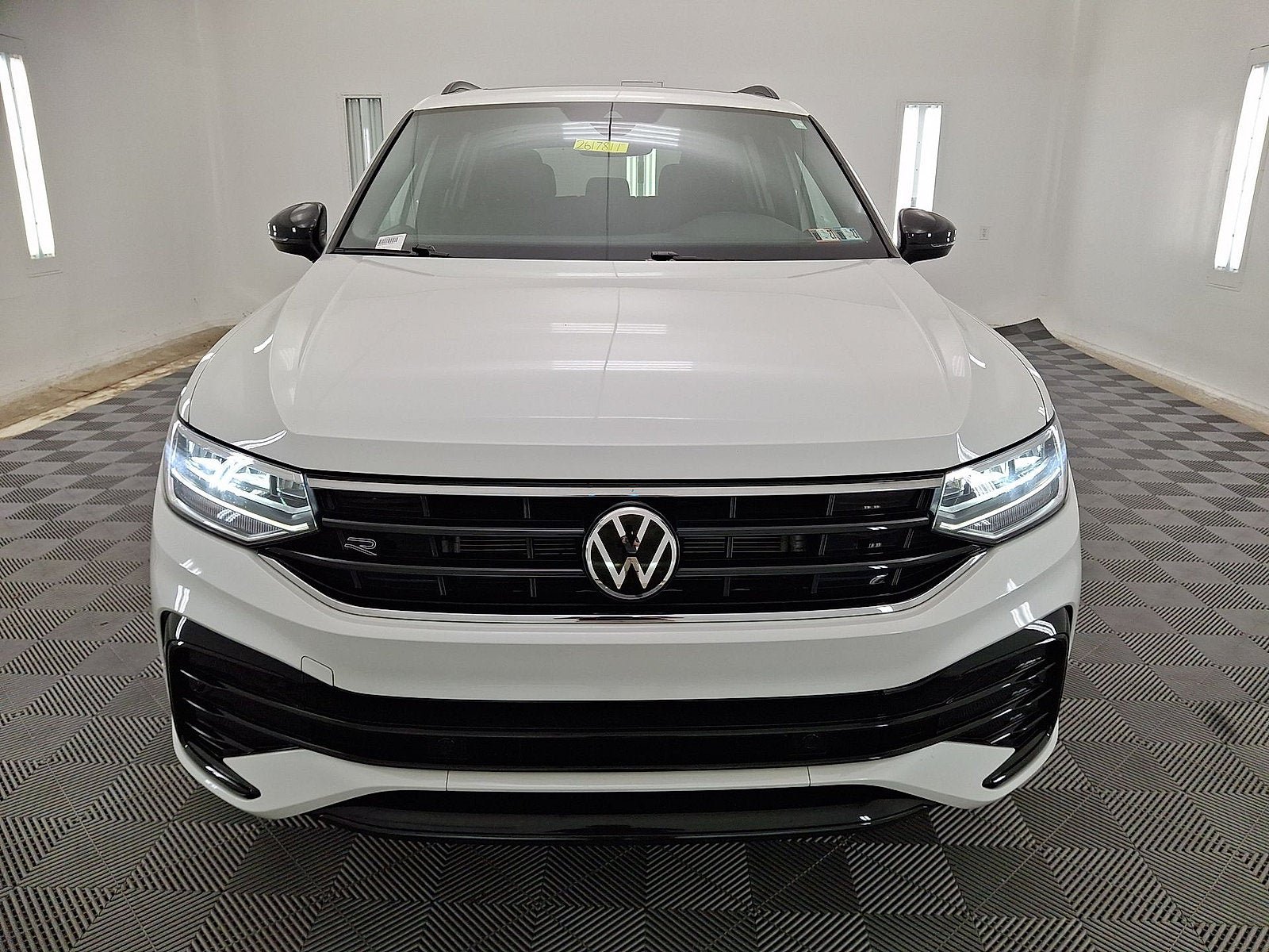 Used 2024 Volkswagen Tiguan SE R-Line AWD/4WD image 21