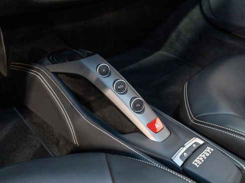 Used 2018 Ferrari 488 GTB image 7