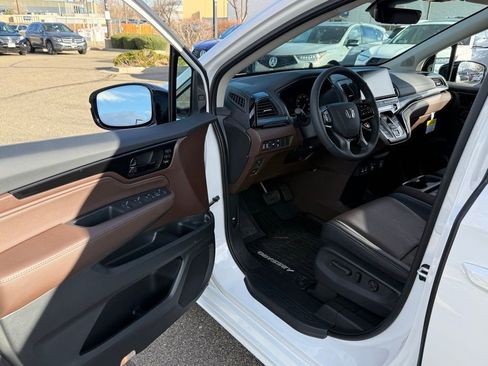 Certified 2026 Honda Odyssey Elite image 11