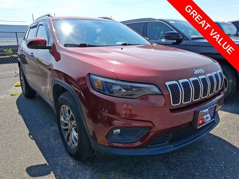 Used 2020 Jeep Cherokee Latitude Plus AWD/4WD image 3