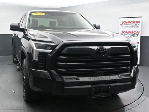 Used 2023 Toyota Tundra SR5 AWD/4WD image 3