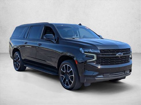 Used 2024 Chevrolet Suburban RST w/ Luxury Package AWD/4WD image 3