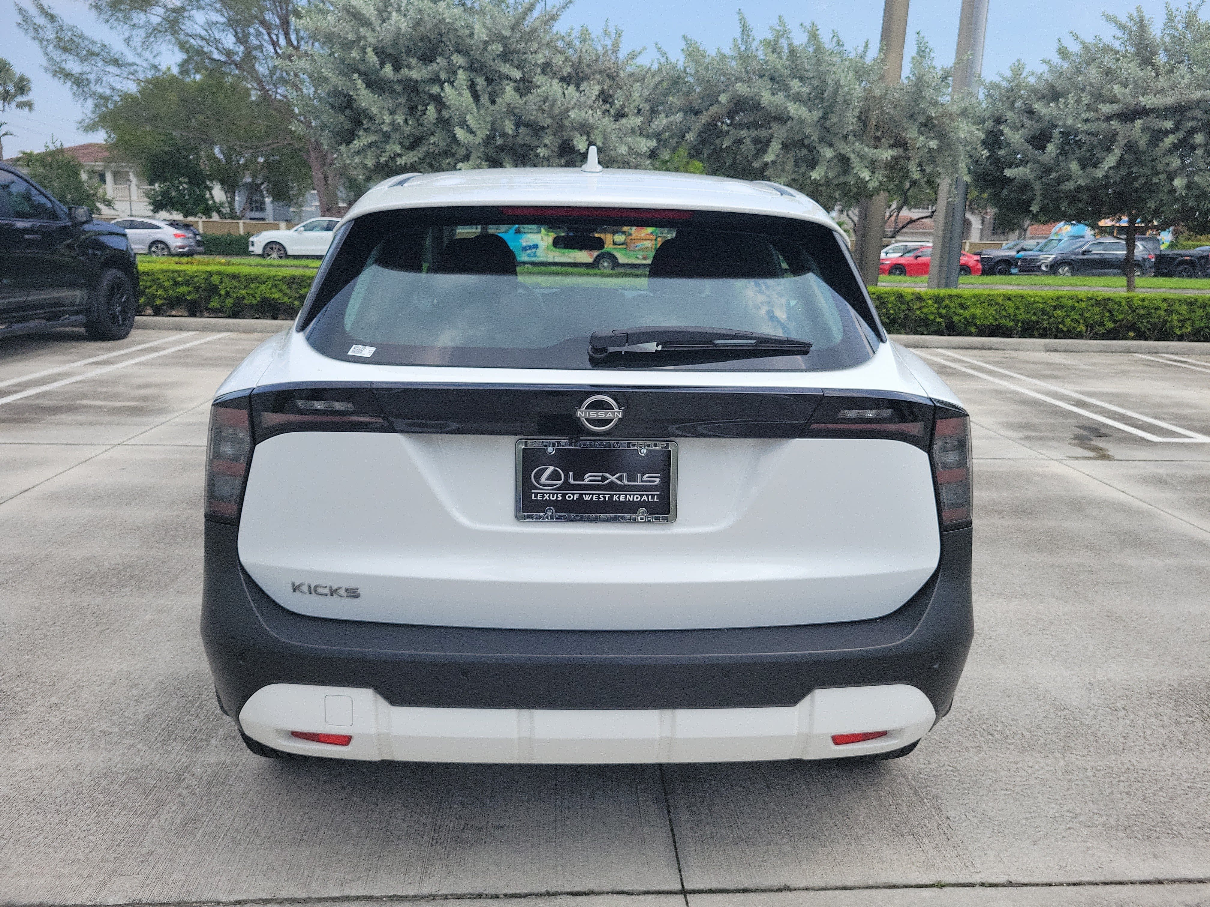 Used 2025 Nissan Kicks S FWD image 7