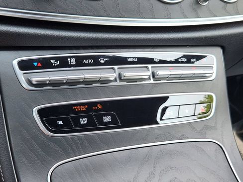 Used 2023 Mercedes-Benz E 350 4MATIC Sedan image 18