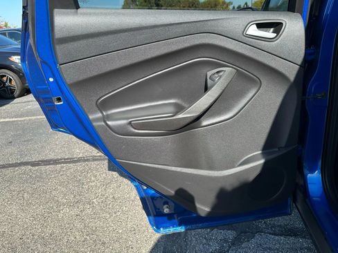 Used 2017 Ford Escape SE image 18