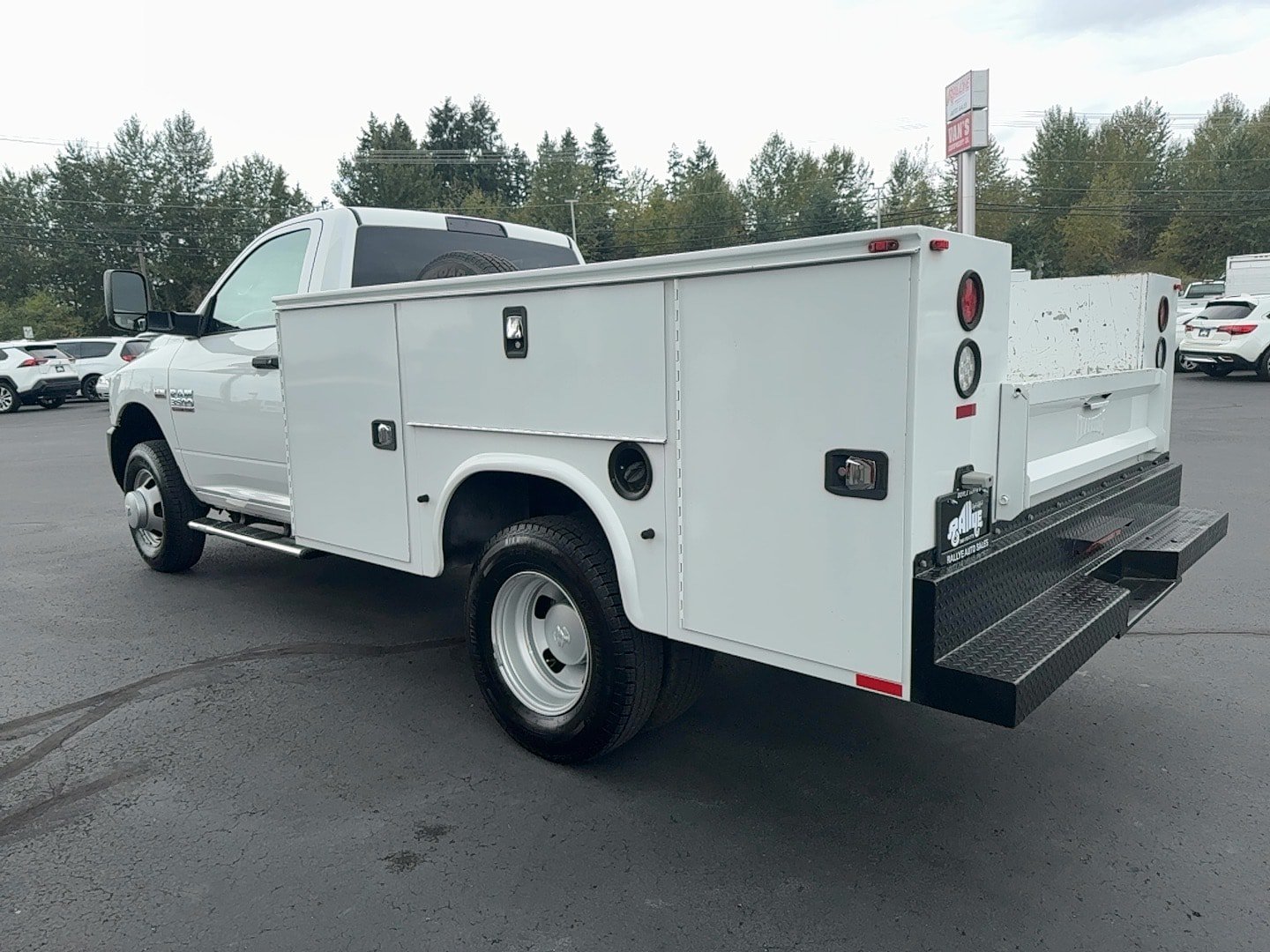 Used 2016 RAM 3500 Tradesman RWD image 7