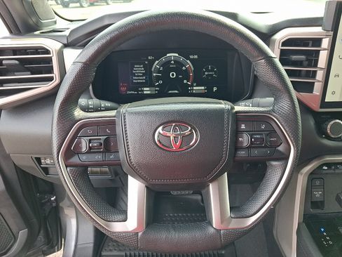Used 2025 Toyota Tundra Limited AWD/4WD image 19