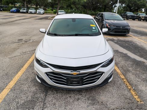 Used 2019 Chevrolet Malibu LT FWD image 4