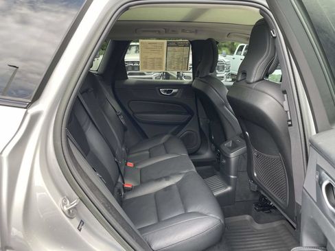 Used 2023 Volvo XC60 T8 Plus w/ Climate Package AWD/4WD image 18