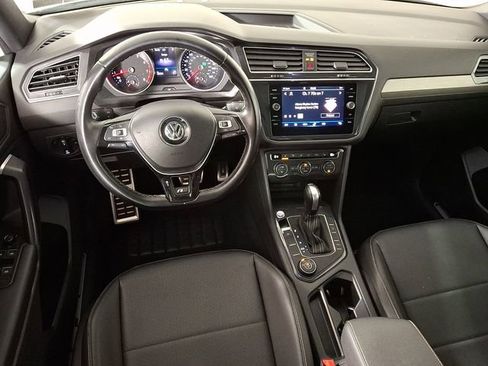 Used 2021 Volkswagen Tiguan SE R-Line image 2