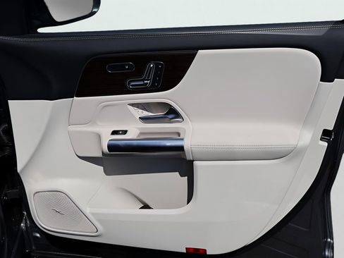 New 2026 Mercedes-Benz GLA 250 4MATIC image 13