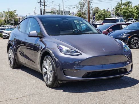Used 2023 Tesla Model Y Long Range AWD/4WD image 3