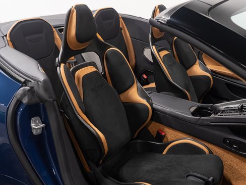 Used 2024 Aston Martin DB12 Convertible image 70
