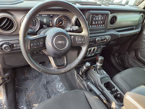 Used 2022 Jeep Wrangler Sport AWD/4WD image 2