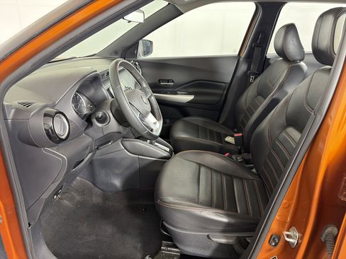 Used 2020 Nissan Kicks SR w/ SR Premium Package image 6